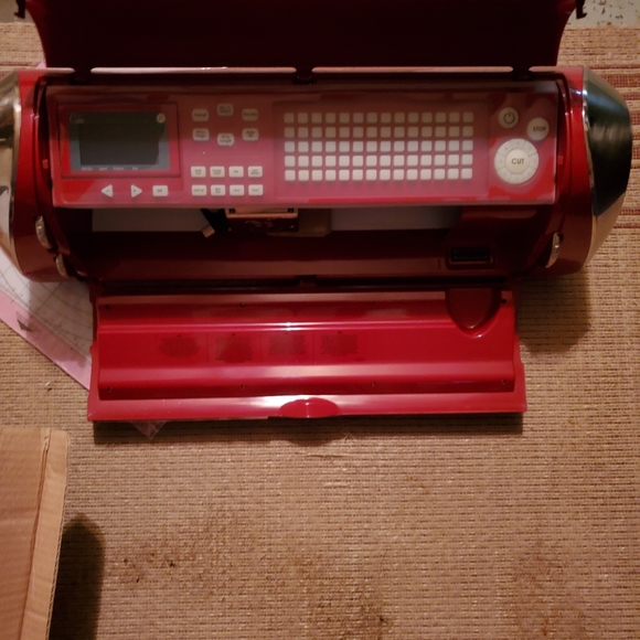 Cricut cake Machine - Picture 1 of 9